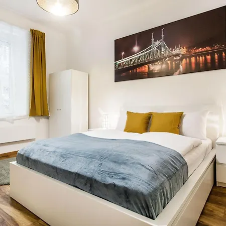 Quiet And Cozy Near The Danube Apartment *